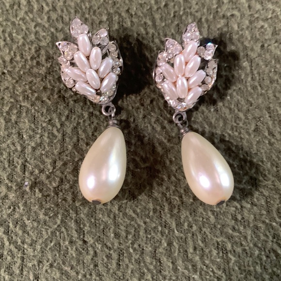 Jewelry - Vintage looking faux pearl and diamond earrings.